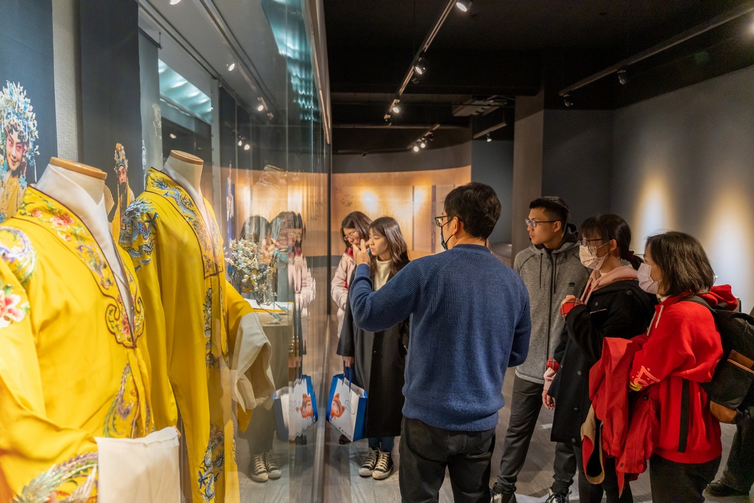 學校開放日-高中生及家長參訪崑曲博物館聽導覽